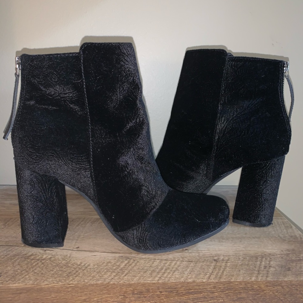 Black bootie